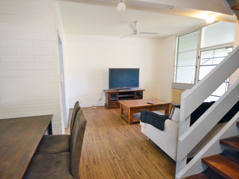 Photo - Unit 3/2 Delonix Ct , Rocky Point QLD 4874 - Image 4