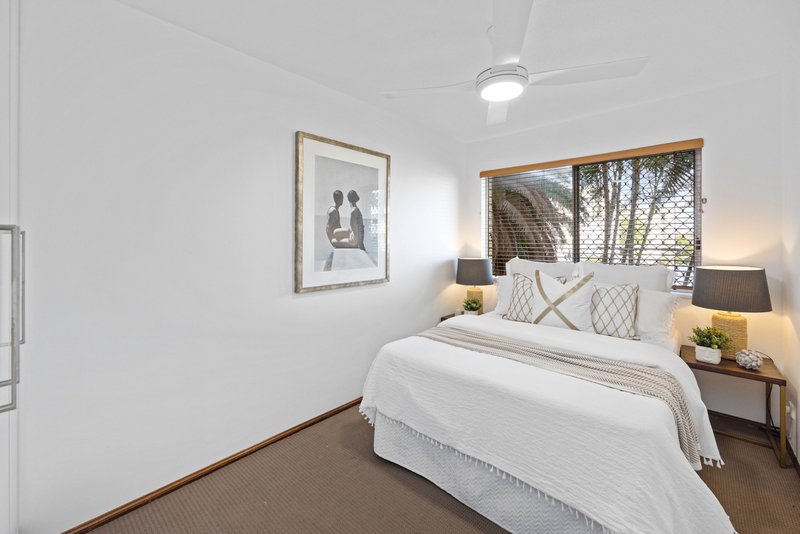 Photo - Unit 3/2 Moreton Parade, Kings Beach QLD 4551 - Image 13