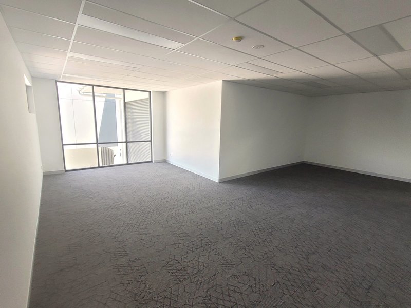 Photo - Unit 3/21 Concorde Way, Bomaderry NSW 2541 - Image 6