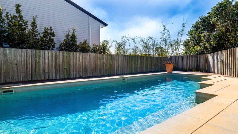 Photo - Unit 3/215 Benowa Road, Benowa QLD 4217 - Image 19