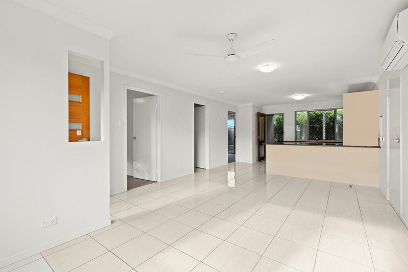 Photo - Unit 3/28 Esther St , Deagon QLD 4017 - Image 4