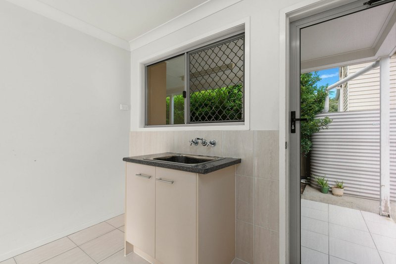 Photo - Unit 3/28 Esther St , Deagon QLD 4017 - Image 10