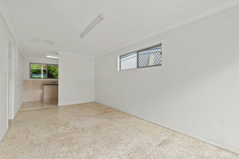 Photo - Unit 3/28 Esther St , Deagon QLD 4017 - Image 11