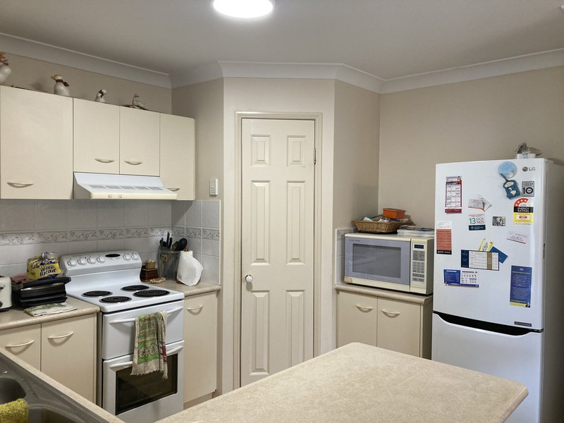 Photo - Unit 3/30 Blakeney St , Woody Point QLD 4019 - Image 5