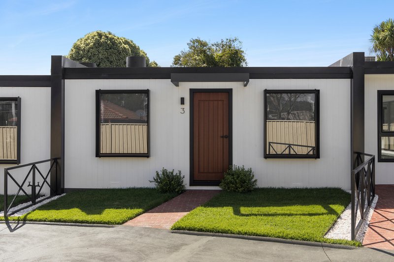 Photo - Unit 3/31 Worcester Road, Gisborne VIC 3437 - Image 2