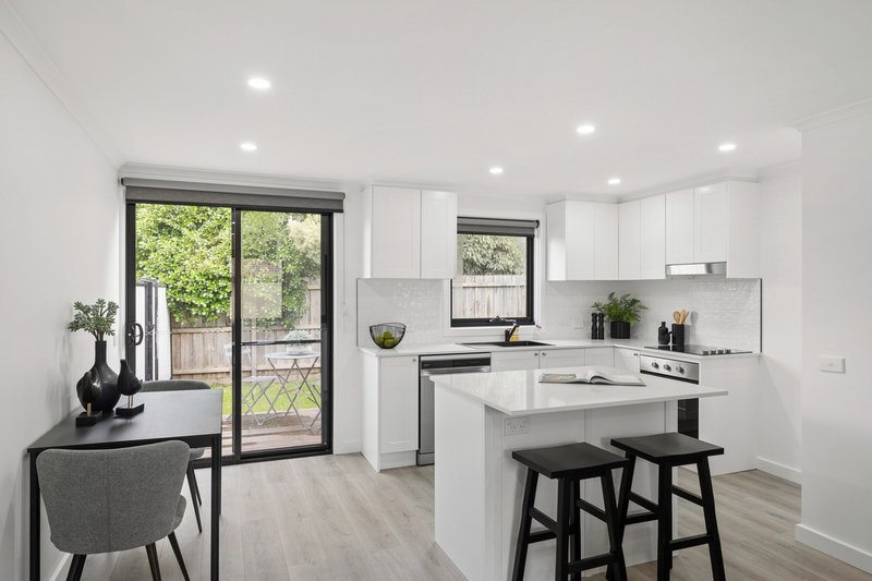 Photo - Unit 3/31 Worcester Road, Gisborne VIC 3437 - Image 3