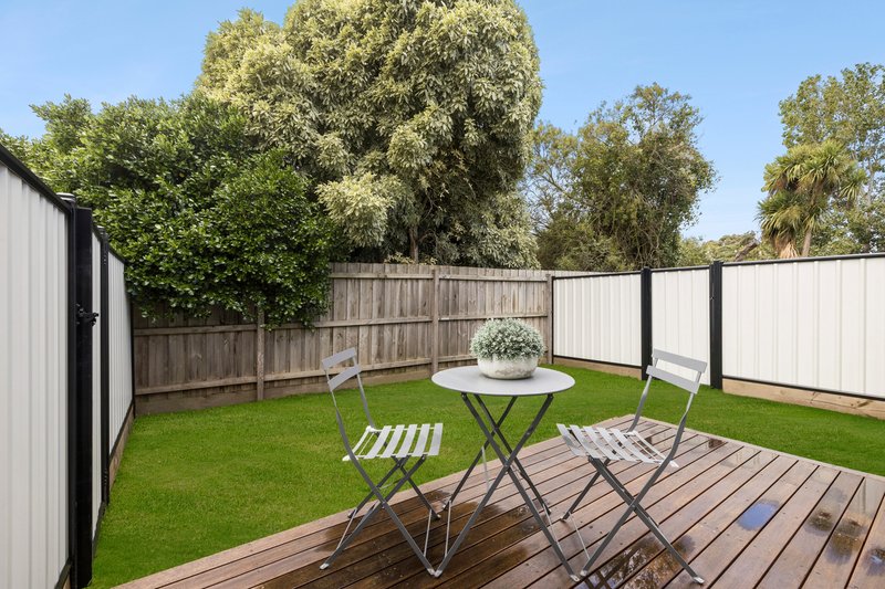 Photo - Unit 3/31 Worcester Road, Gisborne VIC 3437 - Image 7