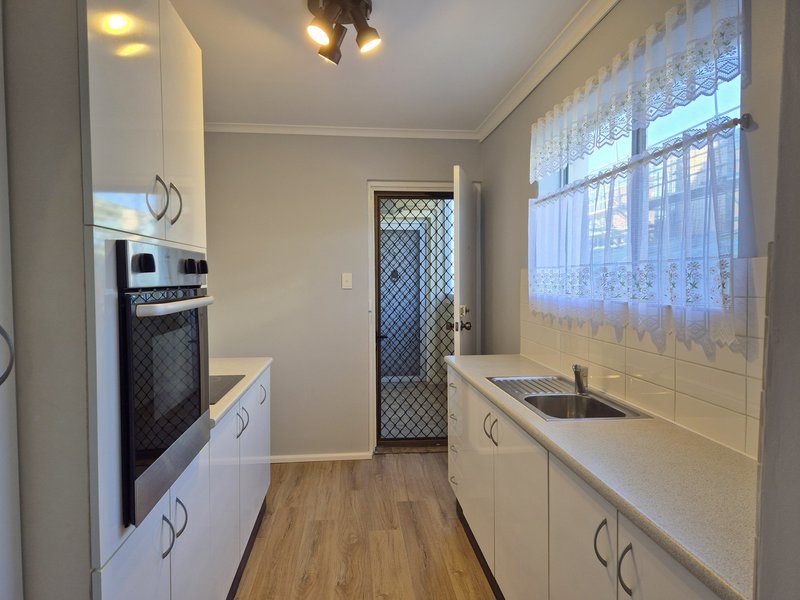 Photo - Unit 3/34 Woodcliffe Cres , Woody Point QLD 4019 - Image 6