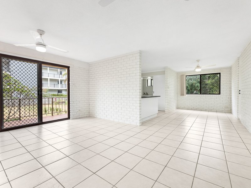 Photo - Unit 3/394 Esplanade , Torquay QLD 4655 - Image 5