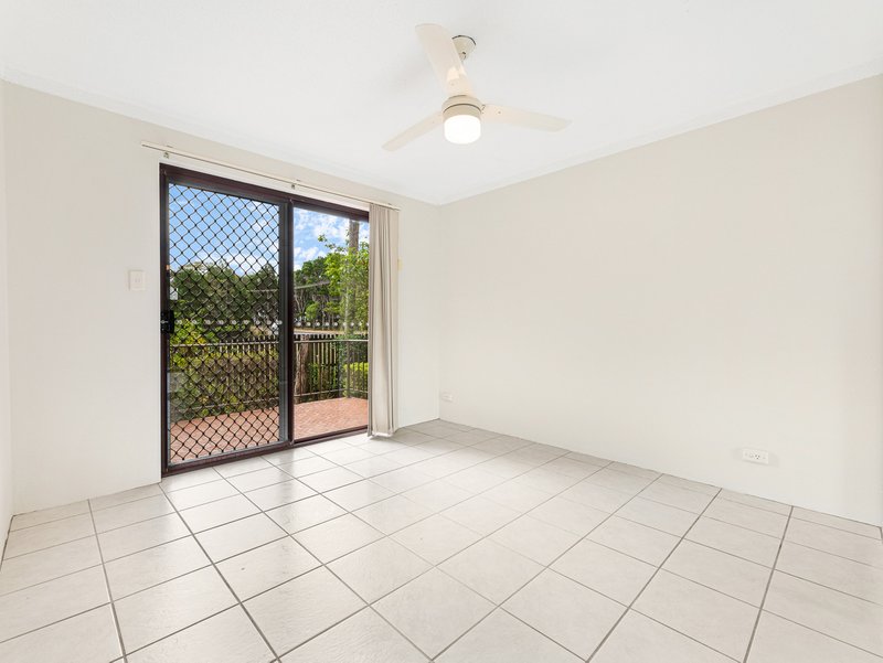 Photo - Unit 3/394 Esplanade , Torquay QLD 4655 - Image 7