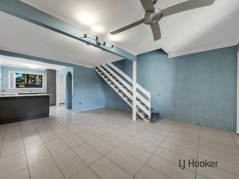 Photo - Unit 3/4 Bevington Street, Tannum Sands QLD 4680 - Image 3