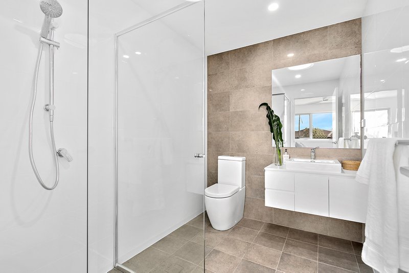 Photo - Unit 3/4 Gardeners Crescent, Shellharbour NSW 2529 - Image 7