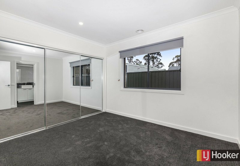 Photo - Unit 3/40 Mckenzie Street, Broadford VIC 3658 - Image 4