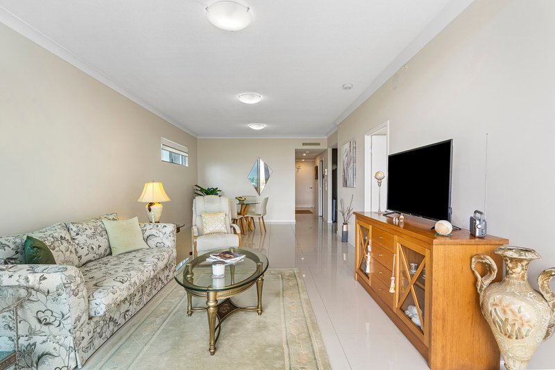 Photo - Unit 3402/25-31 East Quay Drive, Biggera Waters QLD 4216 - Image 2