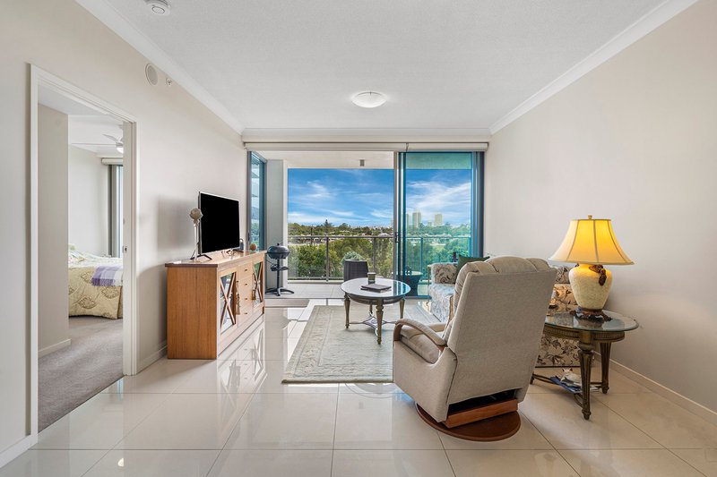 Photo - Unit 3402/25-31 East Quay Drive, Biggera Waters QLD 4216 - Image 4