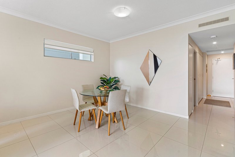 Photo - Unit 3402/25-31 East Quay Drive, Biggera Waters QLD 4216 - Image 5