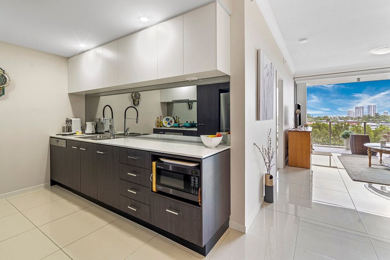 Photo - Unit 3402/25-31 East Quay Drive, Biggera Waters QLD 4216 - Image 6