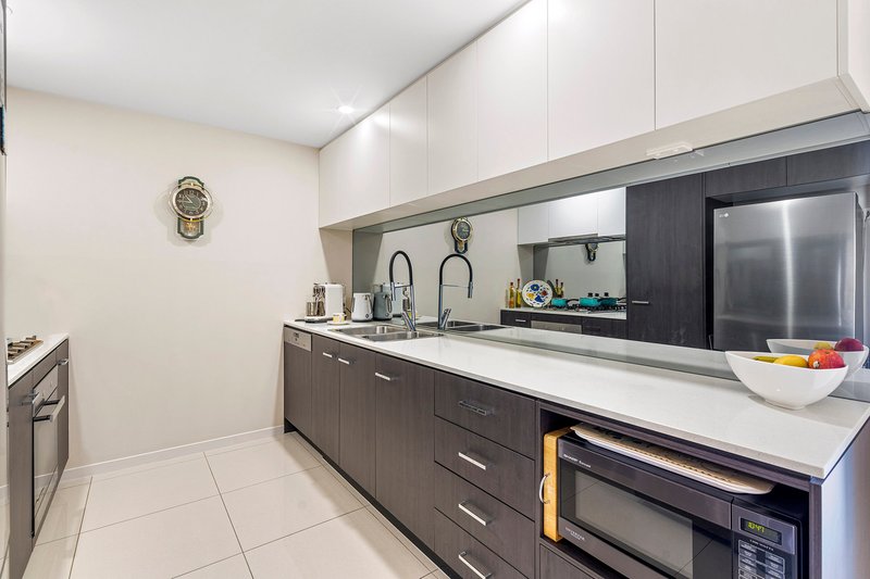 Photo - Unit 3402/25-31 East Quay Drive, Biggera Waters QLD 4216 - Image 7