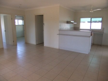 Photo - Unit 3/5 Transmission Street, Rocky Point QLD 4874 - Image 8