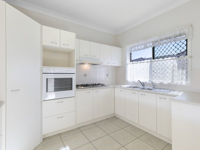 Photo - Unit 3/7 Coolgarra Ave , Bongaree QLD 4507 - Image 7