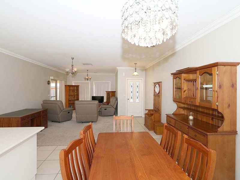 Photo - Unit 3/74 Brookong Avenue, Wagga Wagga NSW 2650 - Image 4