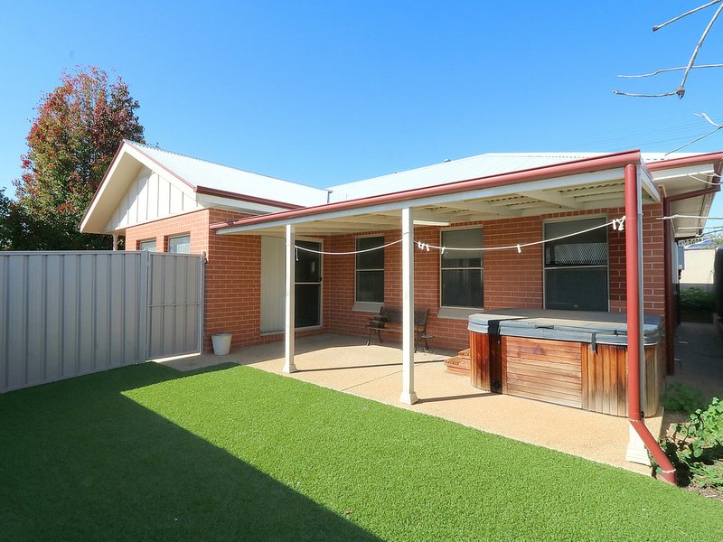 Photo - Unit 3/74 Brookong Avenue, Wagga Wagga NSW 2650 - Image 8