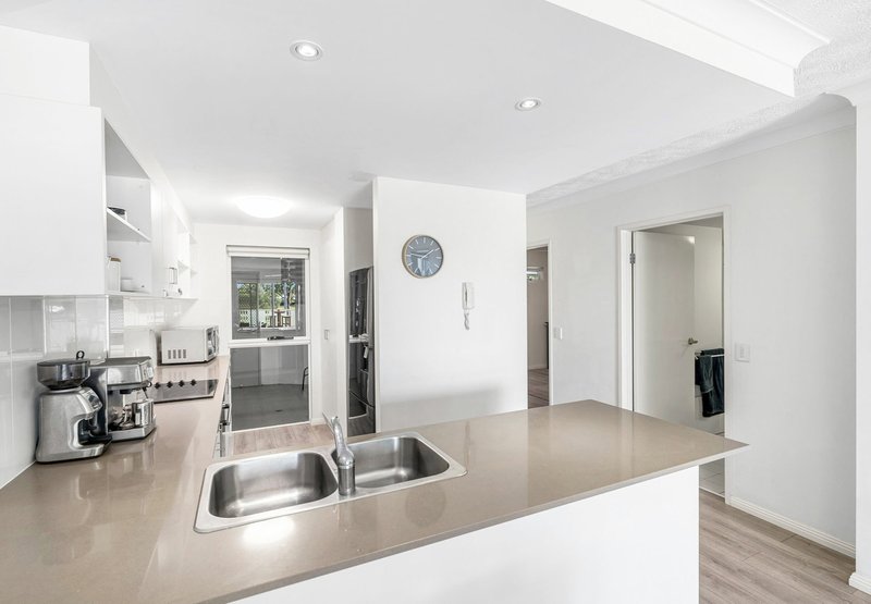 Photo - Unit 3/888 Wynnum Rd , Cannon Hill QLD 4170 - Image 7