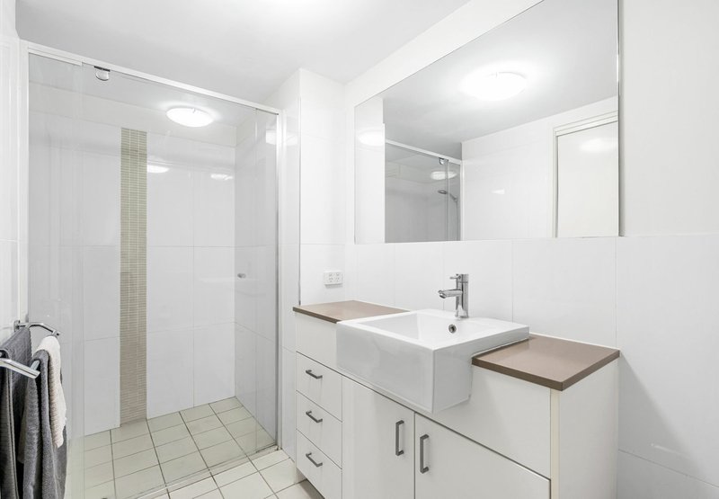 Photo - Unit 3/888 Wynnum Rd , Cannon Hill QLD 4170 - Image 9