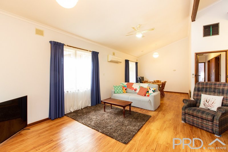 Photo - Unit 4, 330 Deakin Avenue, Mildura VIC 3500 - Image 3