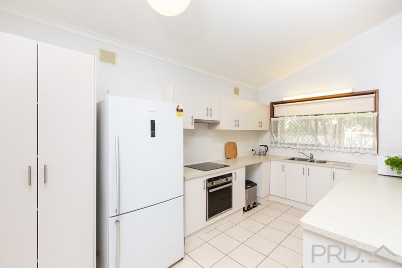 Photo - Unit 4, 330 Deakin Avenue, Mildura VIC 3500 - Image 8