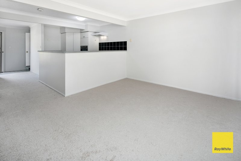 Photo - Unit 4, 37 Newhaven Street, Alexandra Hills QLD 4161 - Image 3