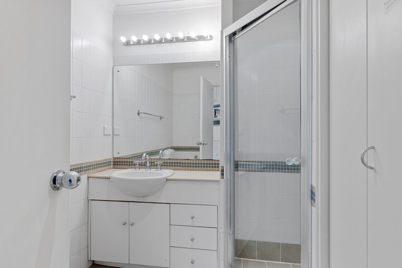 Photo - Unit 405/22-40 Sir John Young Crescent, Woolloomooloo NSW 2011 - Image 4
