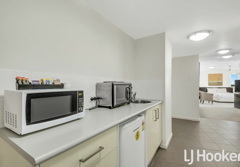 Photo - Unit 407-408/66 Oaka Lane, Gladstone Central QLD 4680 - Image 12