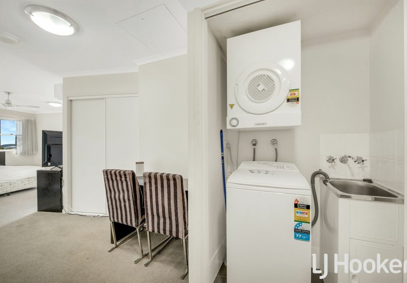 Photo - Unit 407-408/66 Oaka Lane, Gladstone Central QLD 4680 - Image 14