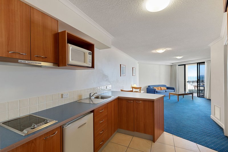 Photo - Unit 407 Mantra Resort, Buccaneer Drive, Urangan QLD 4655 - Image 3