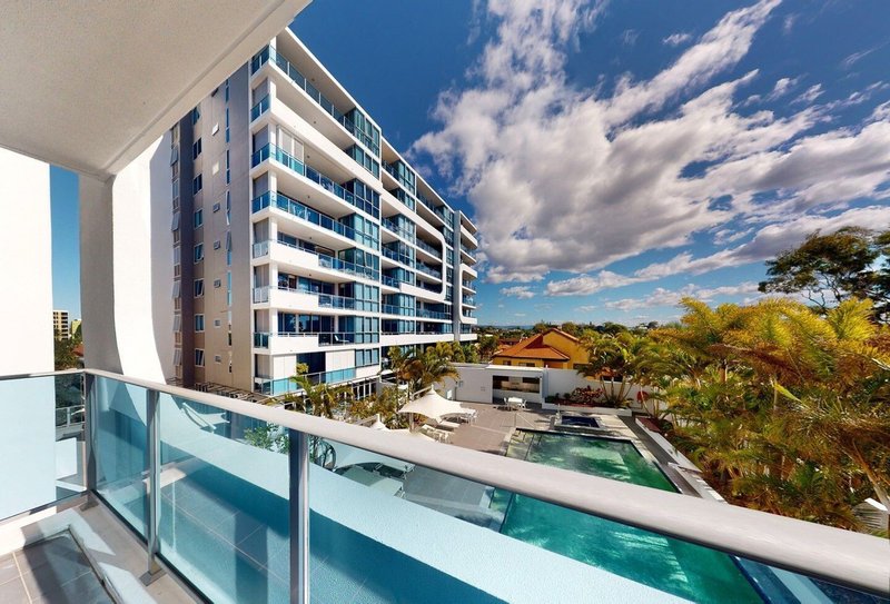 Photo - Unit 409/20 Labrador Street, Labrador QLD 4215 - Image 9