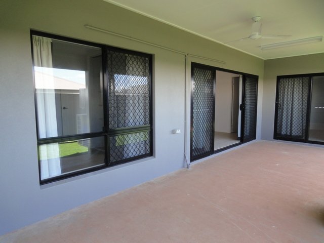 Photo - Unit 4/1 Anzac Avenue, Rocky Point QLD 4874 - Image 5