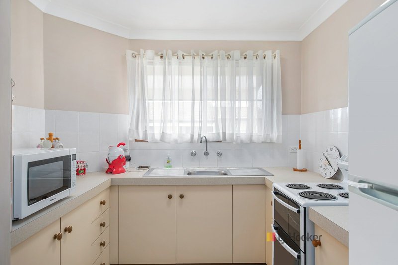 Photo - Unit 4/1 Dan Close, Gorokan NSW 2263 - Image 4