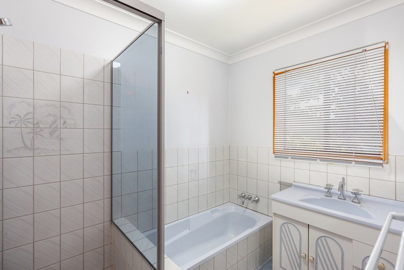 Photo - Unit 4/11c Gatfield Street, Newtown QLD 4350 - Image 12