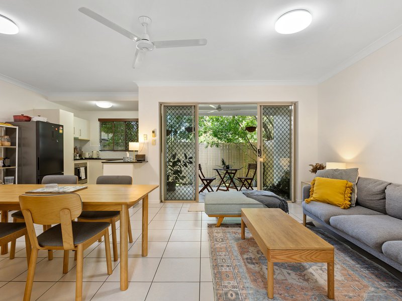 Photo - Unit 4/12-14 Old Smithfield Road, Freshwater QLD 4870 - Image 2