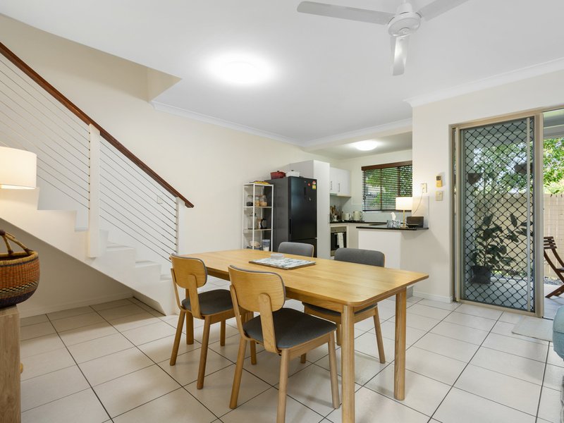Photo - Unit 4/12-14 Old Smithfield Road, Freshwater QLD 4870 - Image 4