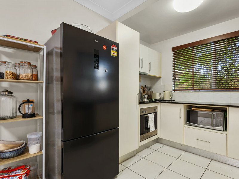 Photo - Unit 4/12-14 Old Smithfield Road, Freshwater QLD 4870 - Image 6