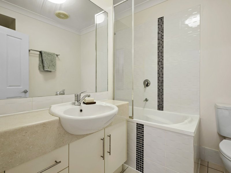 Photo - Unit 4/12-14 Old Smithfield Road, Freshwater QLD 4870 - Image 12