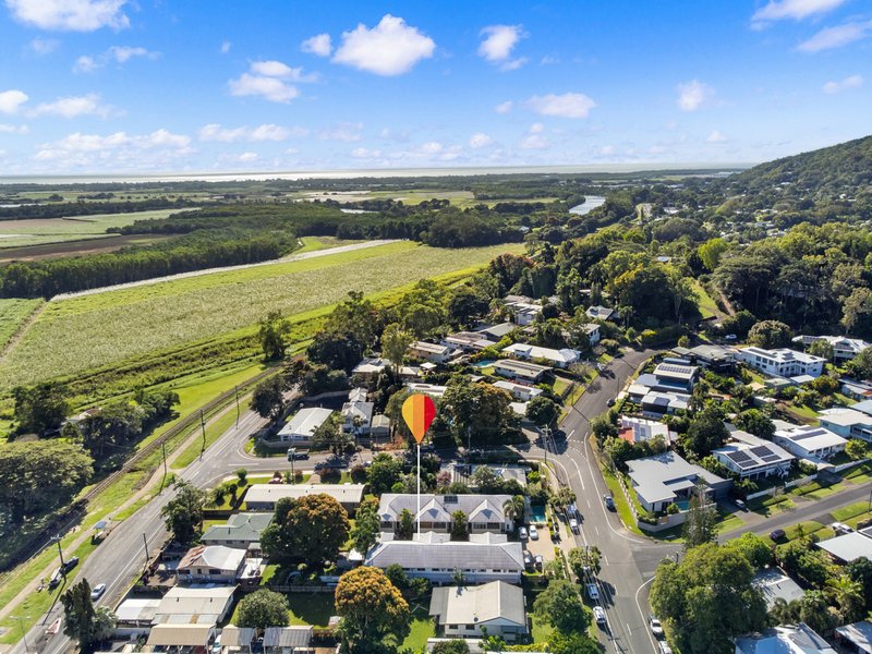 Photo - Unit 4/12-14 Old Smithfield Road, Freshwater QLD 4870 - Image 16