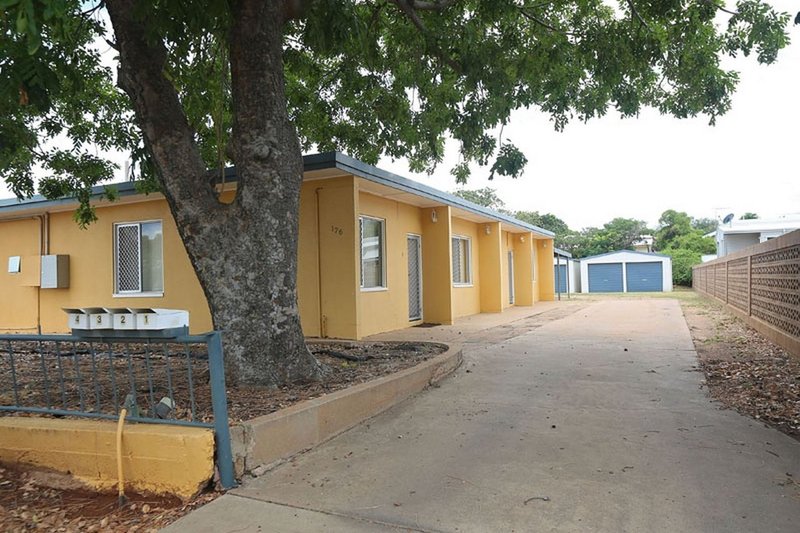 Photo - Unit 4/176 West Street, Mount Isa QLD 4825 - Image 1