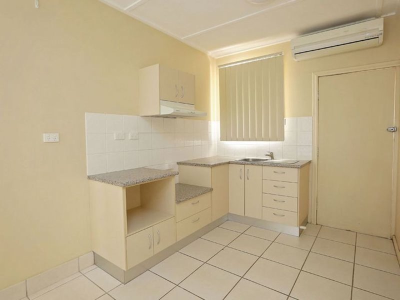 Photo - Unit 4/176 West Street, Mount Isa QLD 4825 - Image 3