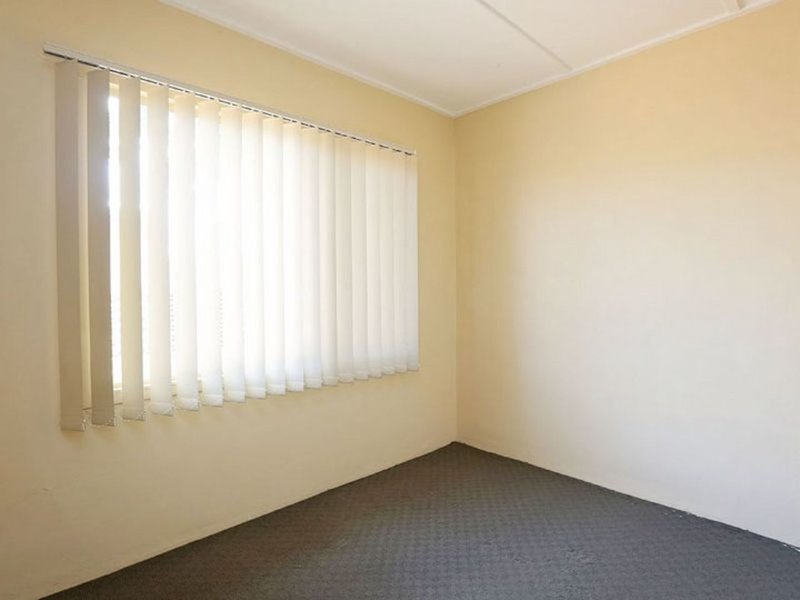 Photo - Unit 4/176 West Street, Mount Isa QLD 4825 - Image 5