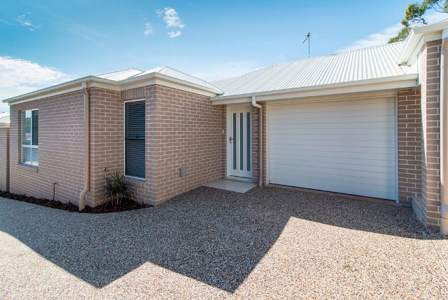 Unit 4/18 Swallow Court, Newtown QLD 4350