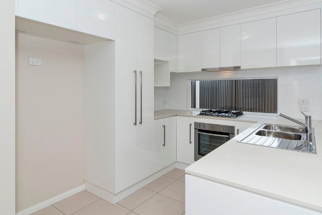 Photo - Unit 4/18 Swallow Court, Newtown QLD 4350 - Image 3