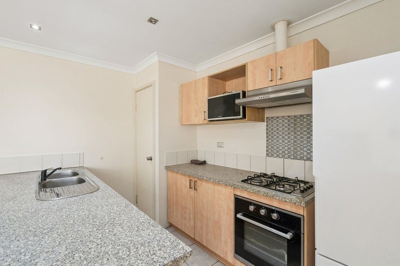 Photo - Unit 4/2 Hogarth Street, Cannington WA 6107 - Image 2